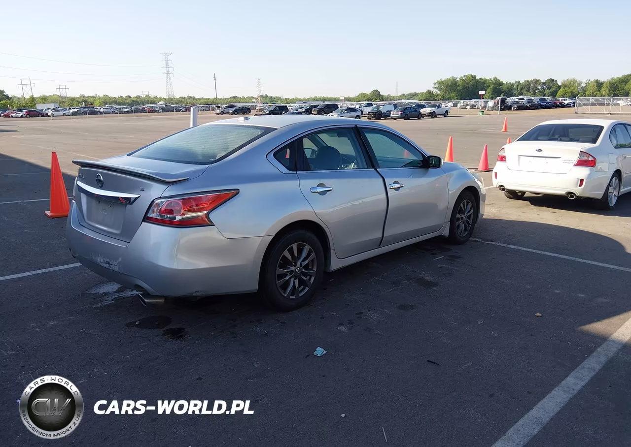 2015 Nissan Altima 2.5 S VIN:1N4AL3AP3FC569561 - 4
