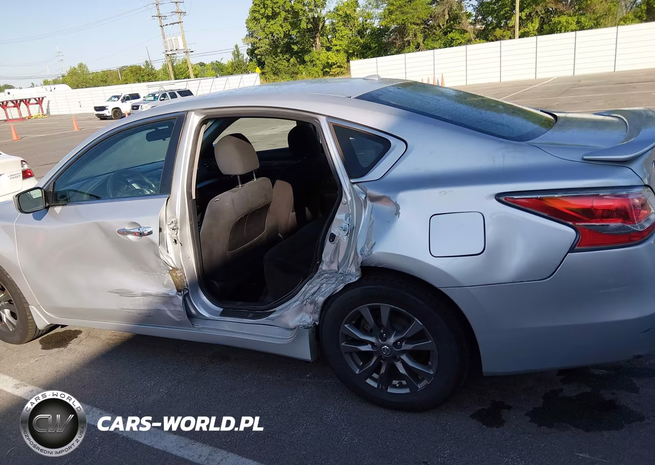 2015 Nissan Altima 2.5 S VIN:1N4AL3AP3FC569561 - 6