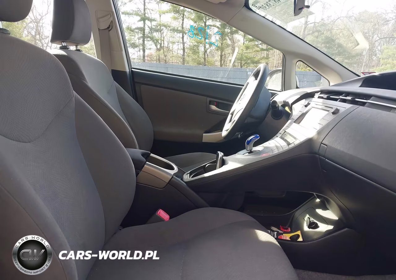 2012 Toyota Prius Two VIN:JTDKN3DU6C5483722 - 5