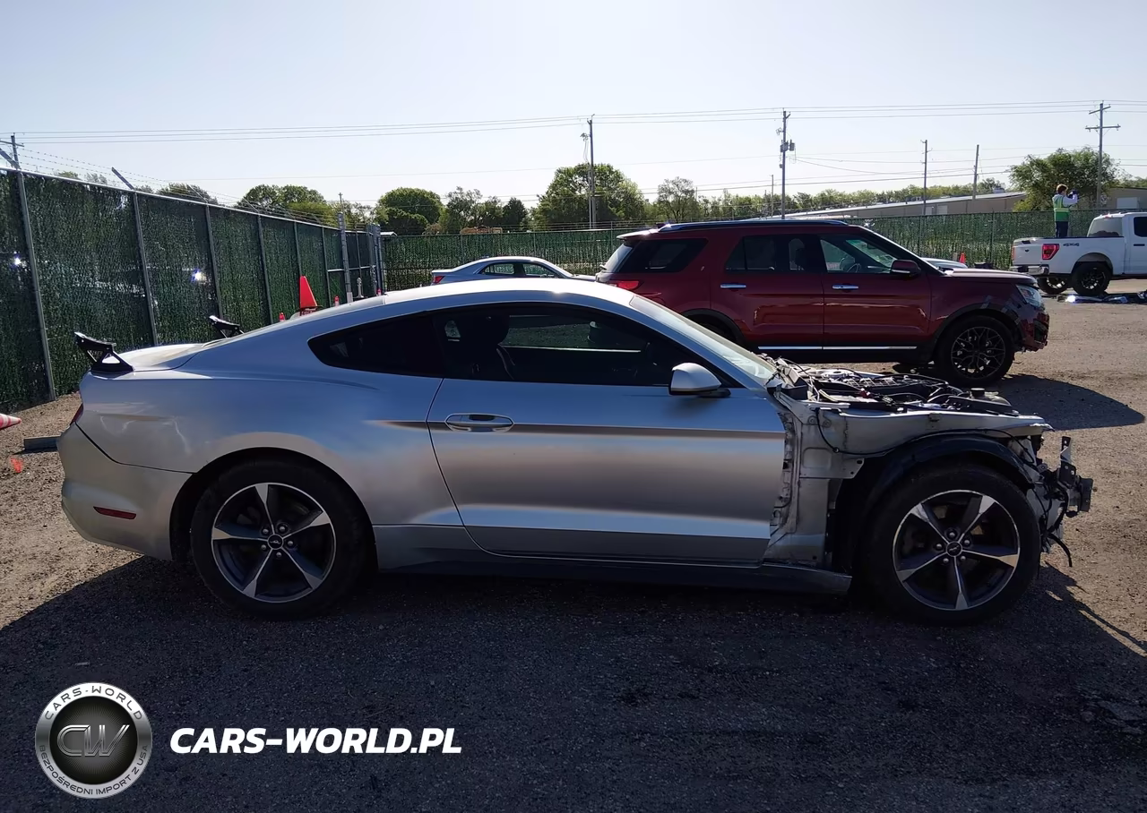 2015 Ford Mustang V6 VIN:1FA6P8AM2F5318709 - 14