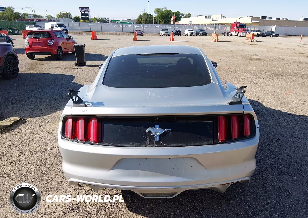 2015 Ford Mustang V6 VIN:1FA6P8AM2F5318709 - 17