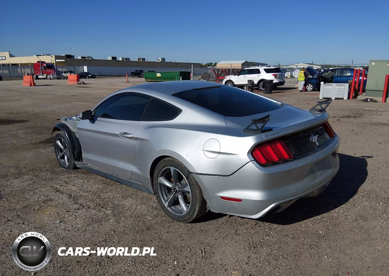 2015 Ford Mustang V6 VIN:1FA6P8AM2F5318709 - 3