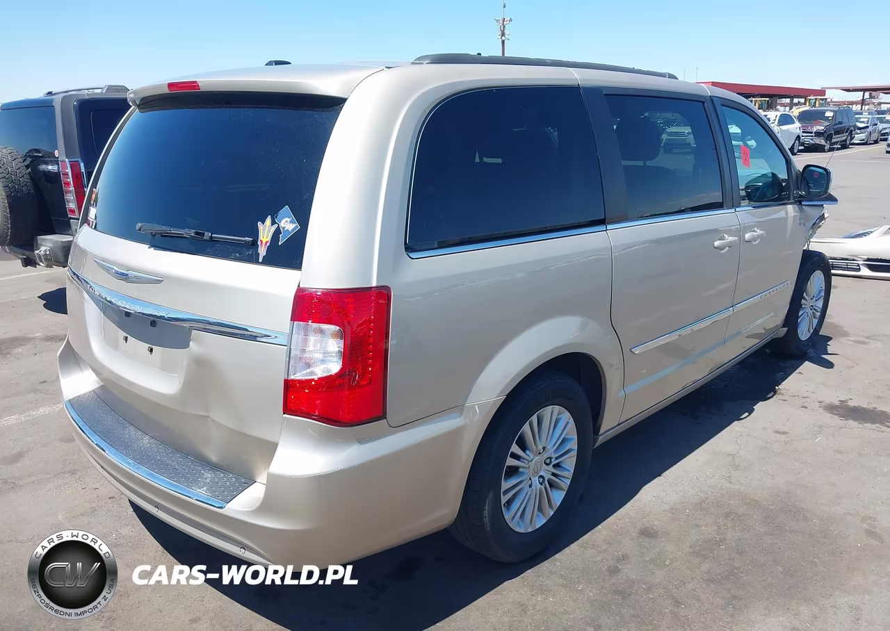 2015 Chrysler Town & Country Touring-L VIN:2C4RC1CGXFR728887 - 4