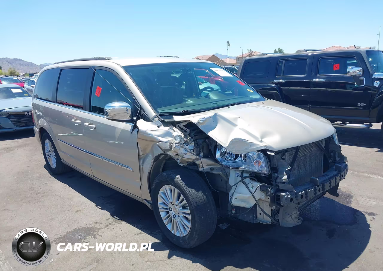 2015 Chrysler Town & Country Touring-L VIN:2C4RC1CGXFR728887 - 6