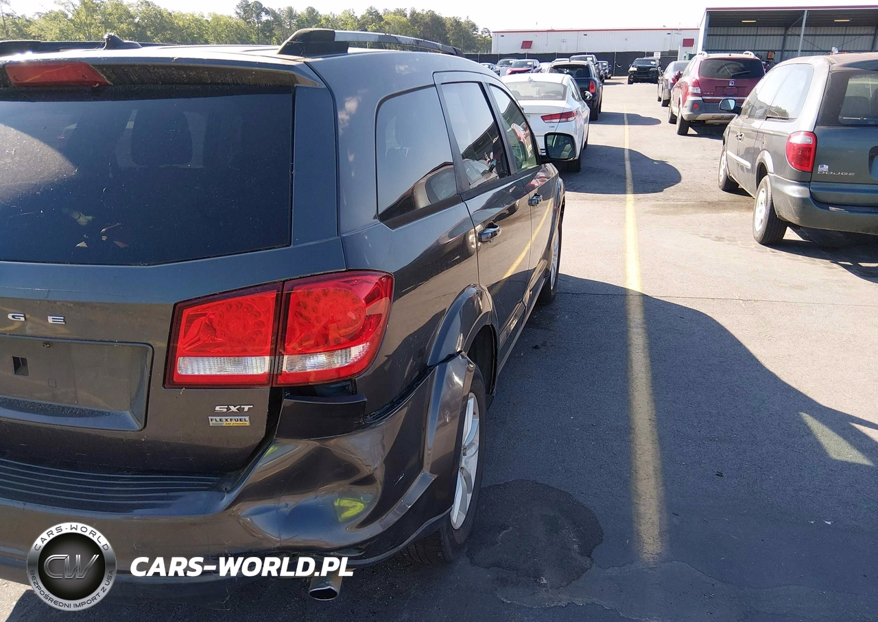 2017 Dodge Journey Sxt VIN:3C4PDCBG0HT588768 - 4