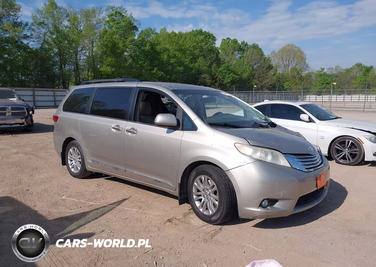 2015 Toyota Sienna Xle Premium 8 Passenger – zdjęcie 1 z 16