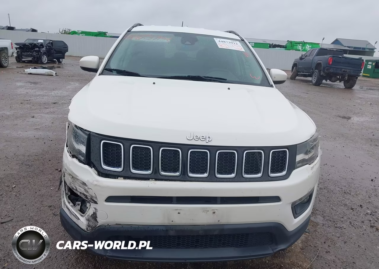 2018 Jeep Compass Latitude 4X4 VIN:3C4NJDBB8JT331440 - 11
