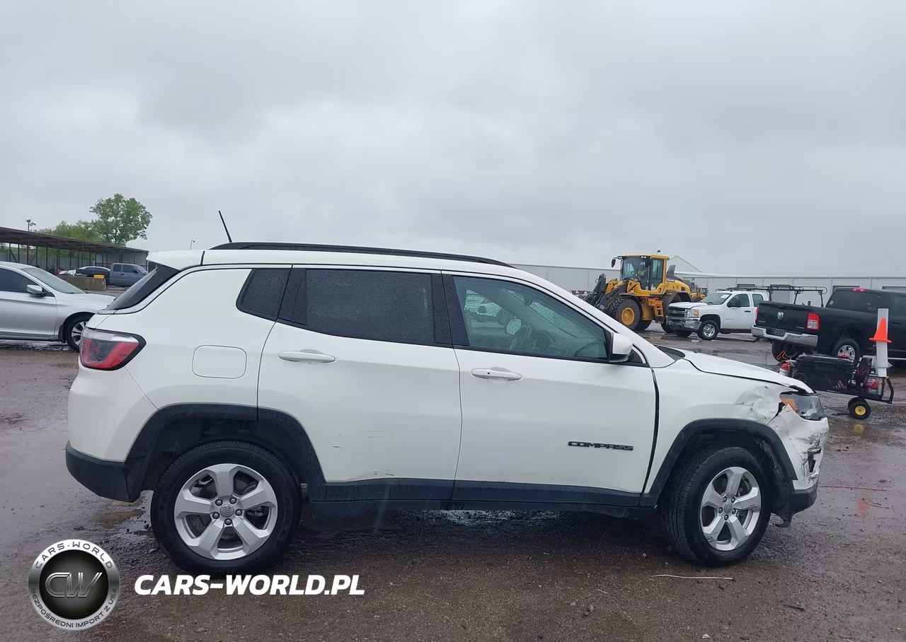 2018 Jeep Compass Latitude 4X4 VIN:3C4NJDBB8JT331440 - 12