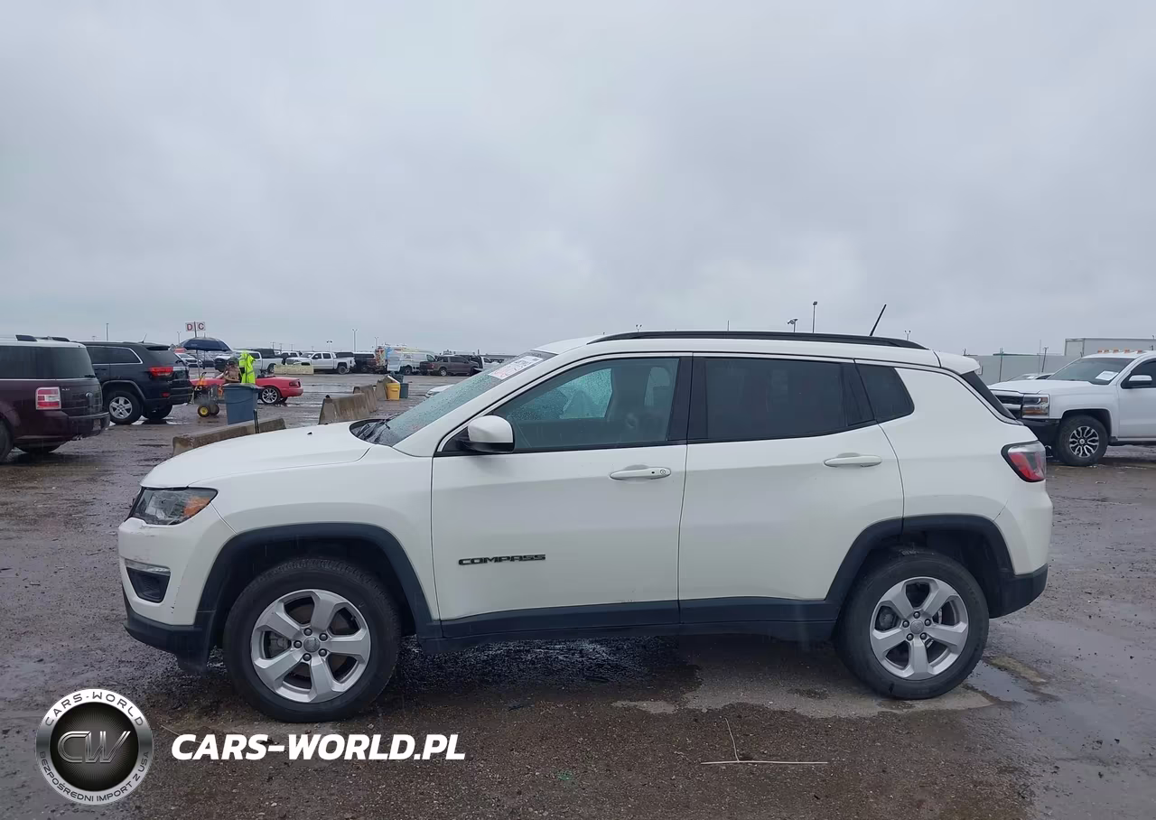 2018 Jeep Compass Latitude 4X4 VIN:3C4NJDBB8JT331440 - 13