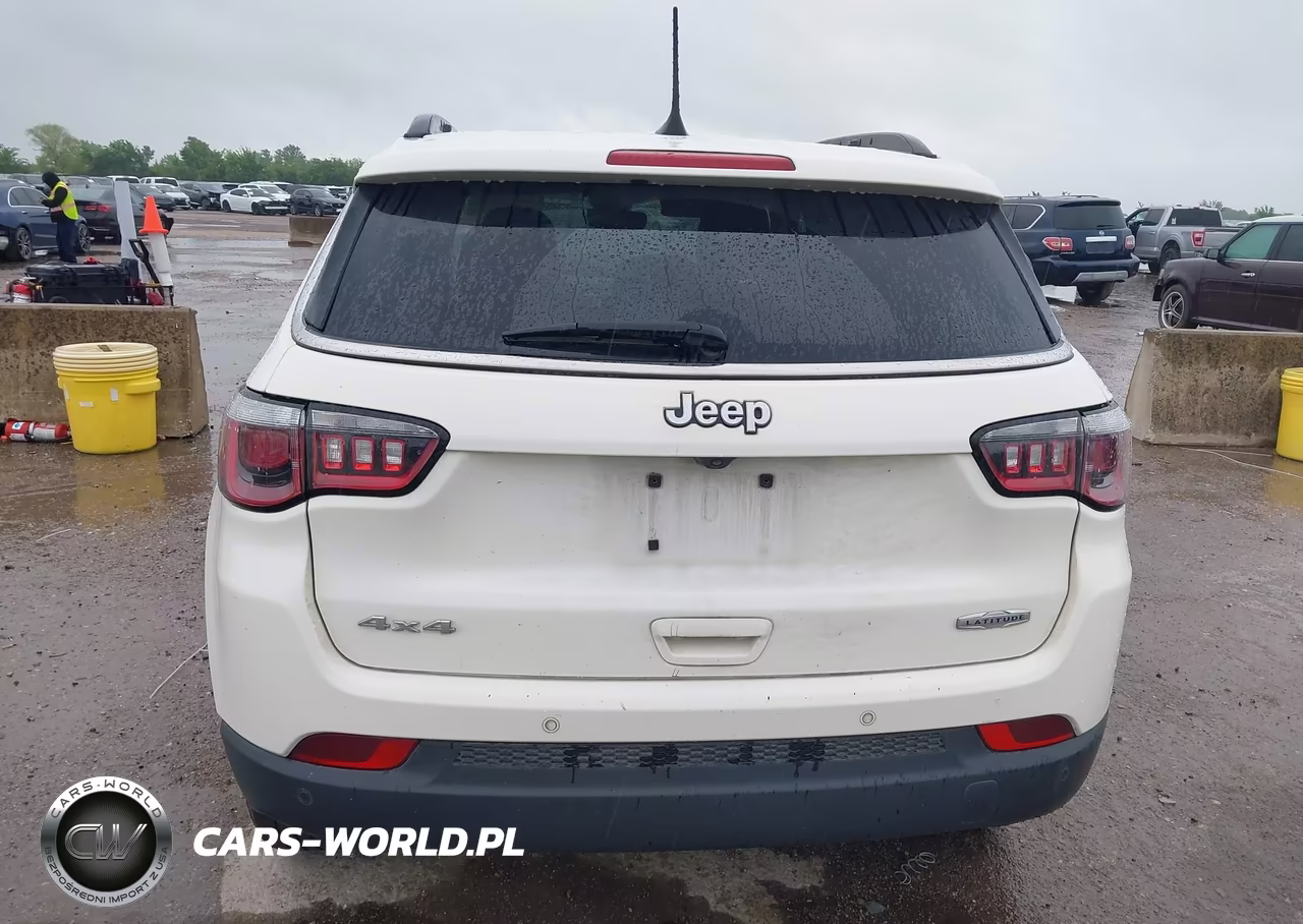 2018 Jeep Compass Latitude 4X4 VIN:3C4NJDBB8JT331440 - 15