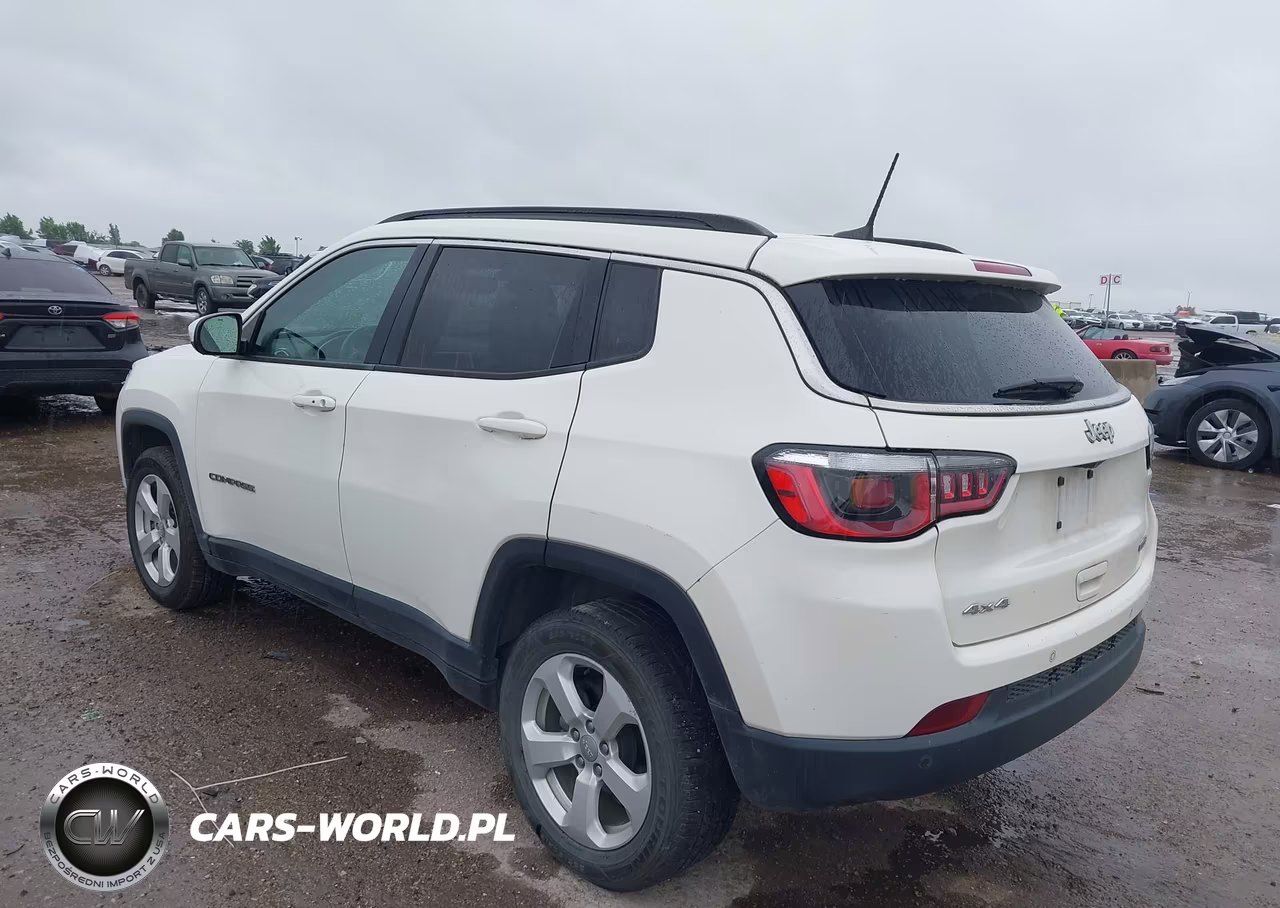 2018 Jeep Compass Latitude 4X4 VIN:3C4NJDBB8JT331440 - 3