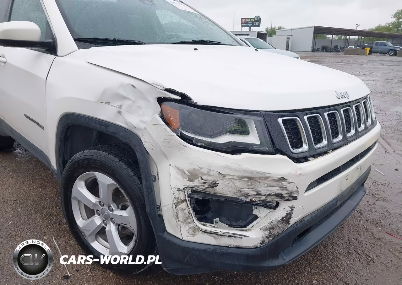 2018 Jeep Compass Latitude 4X4 VIN:3C4NJDBB8JT331440 - 6