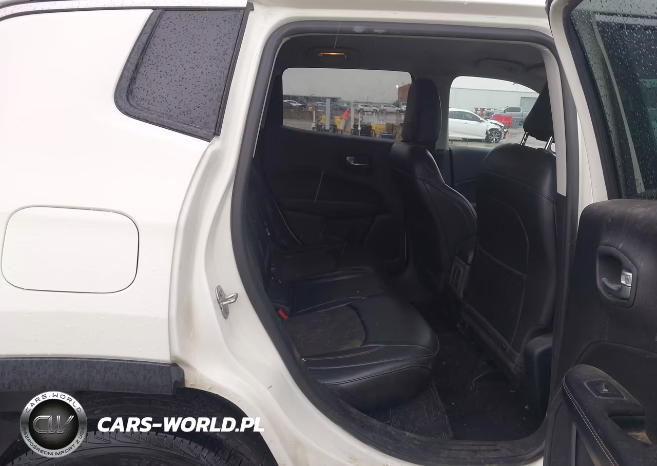 2018 Jeep Compass Latitude 4X4 VIN:3C4NJDBB8JT331440 - 8