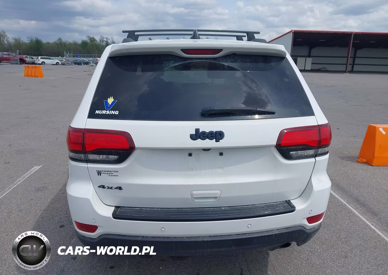 2018 Jeep Grand Cherokee Upland 4X4 VIN:1C4RJFAG6JC394445 - 16