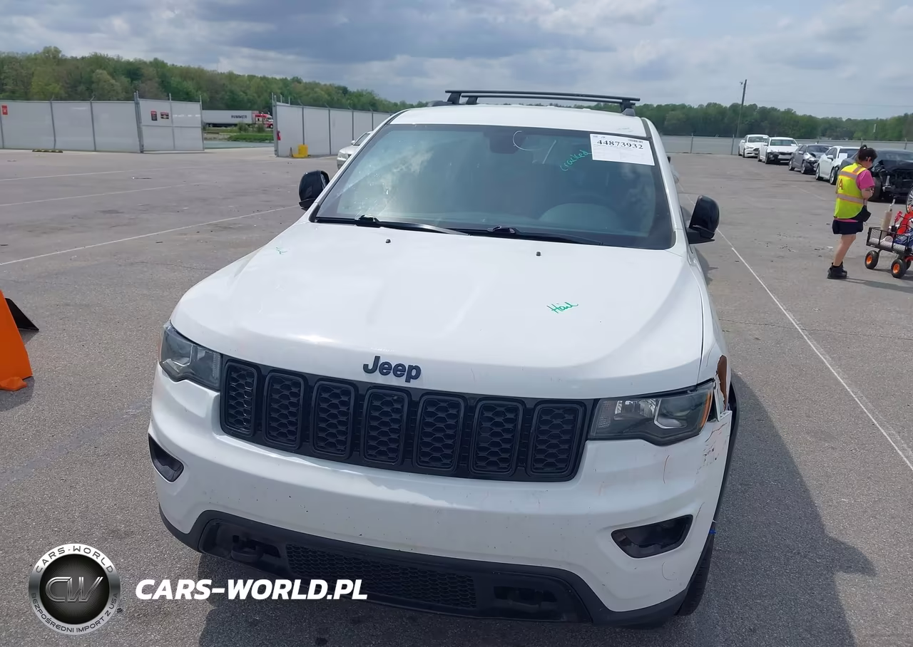 2018 Jeep Grand Cherokee Upland 4X4 VIN:1C4RJFAG6JC394445 - 6