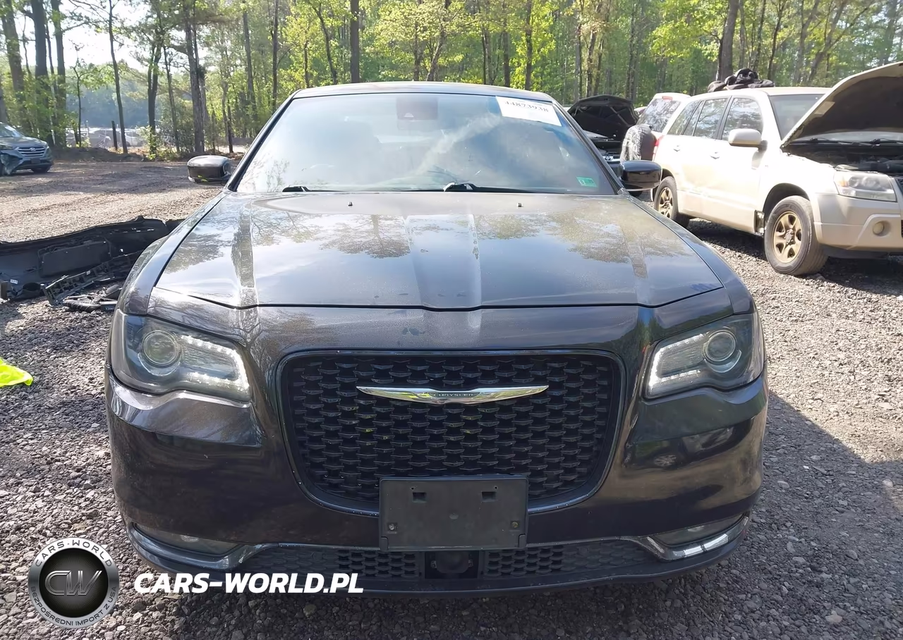 2015 Chrysler 300 300S VIN:2C3CCABT6FH921066 - 13