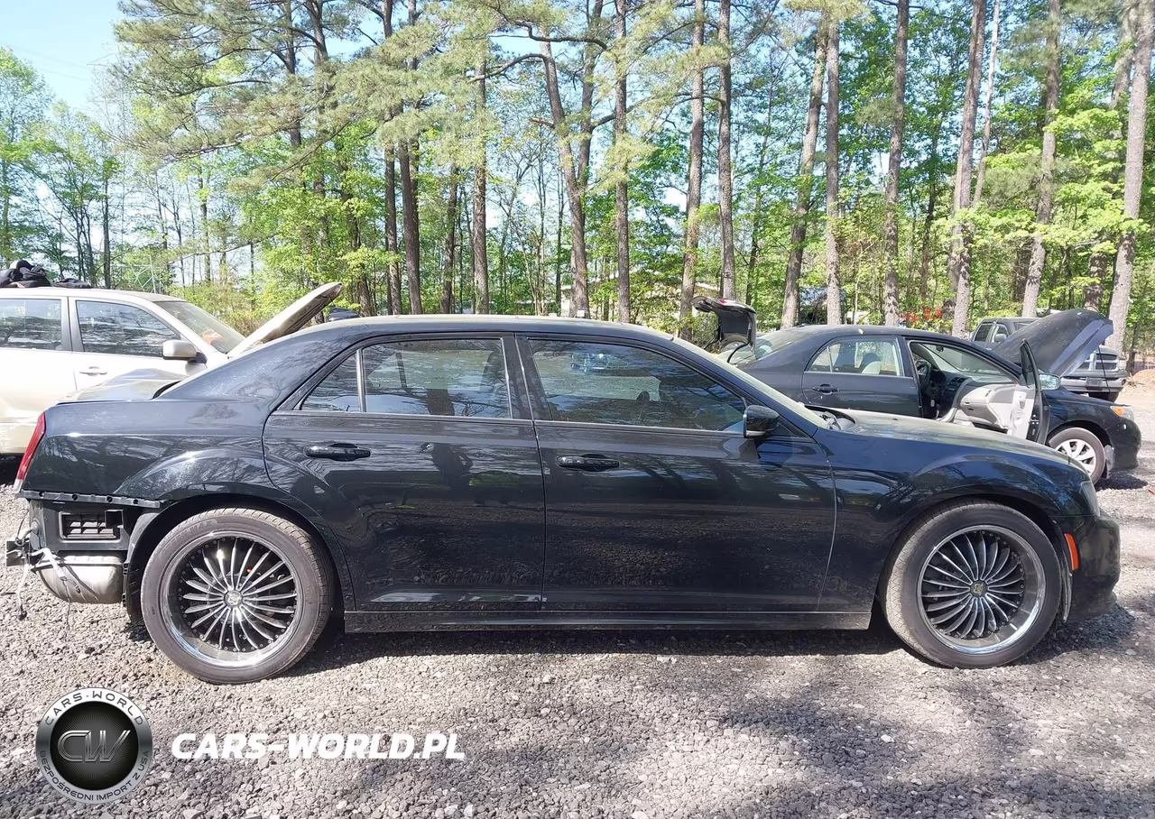 2015 Chrysler 300 300S VIN:2C3CCABT6FH921066 - 14