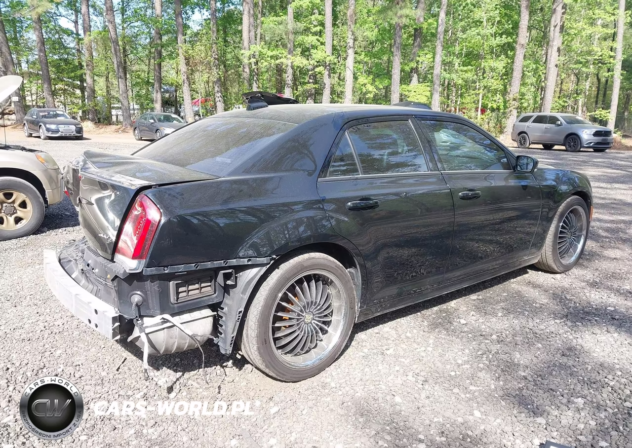 2015 Chrysler 300 300S VIN:2C3CCABT6FH921066 - 4