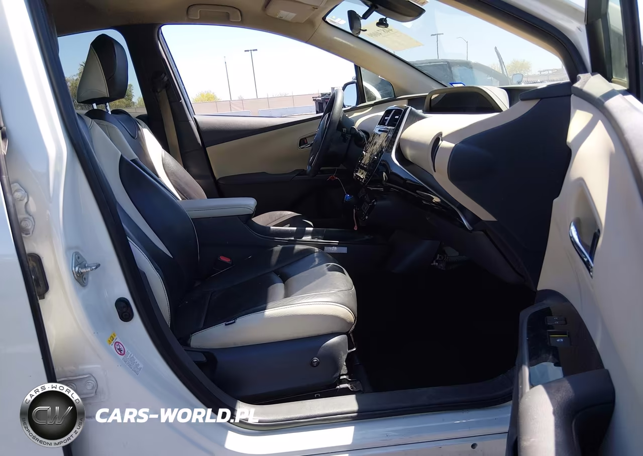 2017 Toyota Prius Two VIN:JTDKBRFU0H3031986 - 5