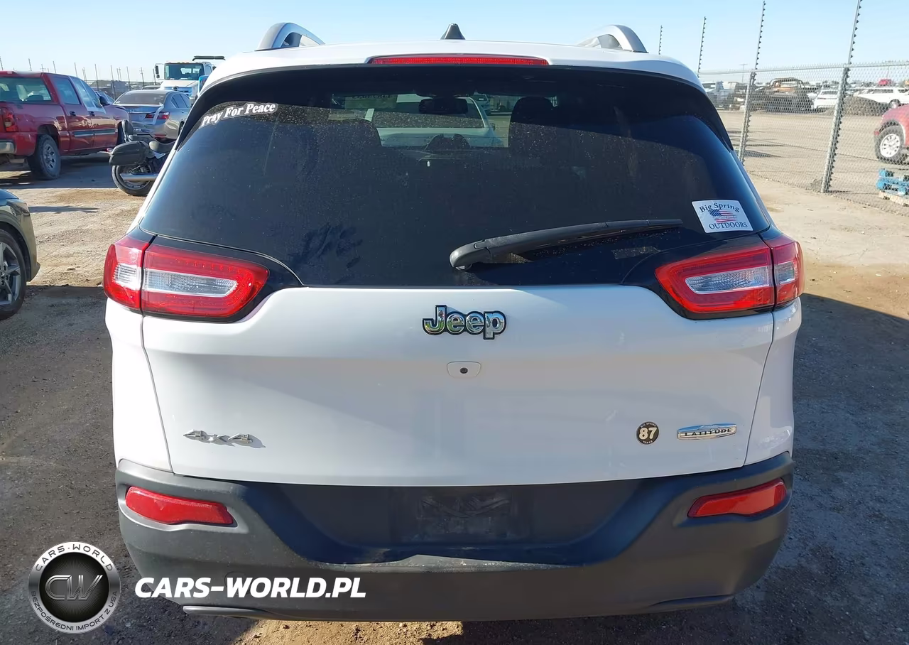 2017 Jeep Cherokee Latitude 4X4 VIN:1C4PJMCB8HW544786 - 17