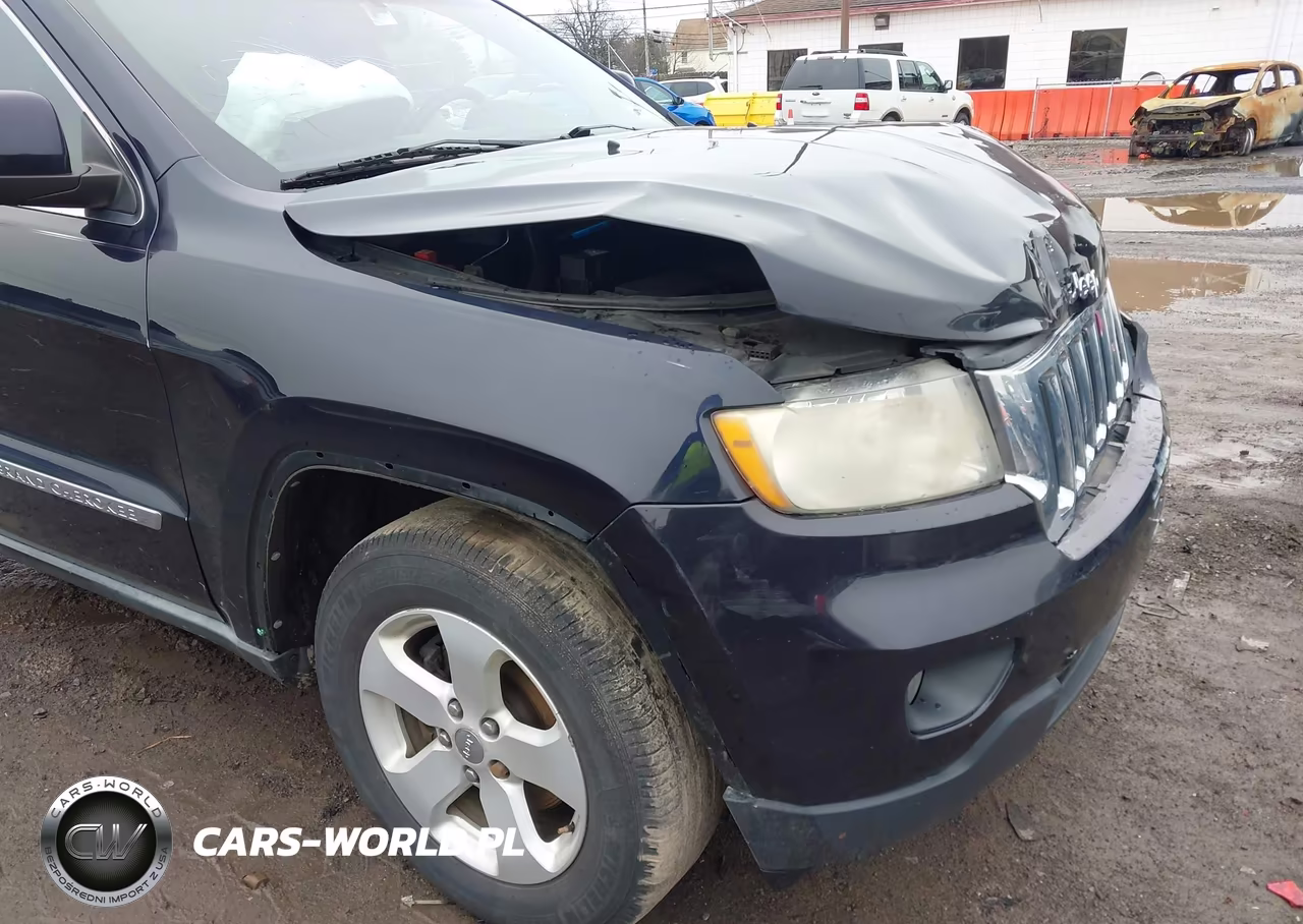 2011 Jeep Grand Cherokee Laredo VIN:1J4RR4GG0BC613237 - 13