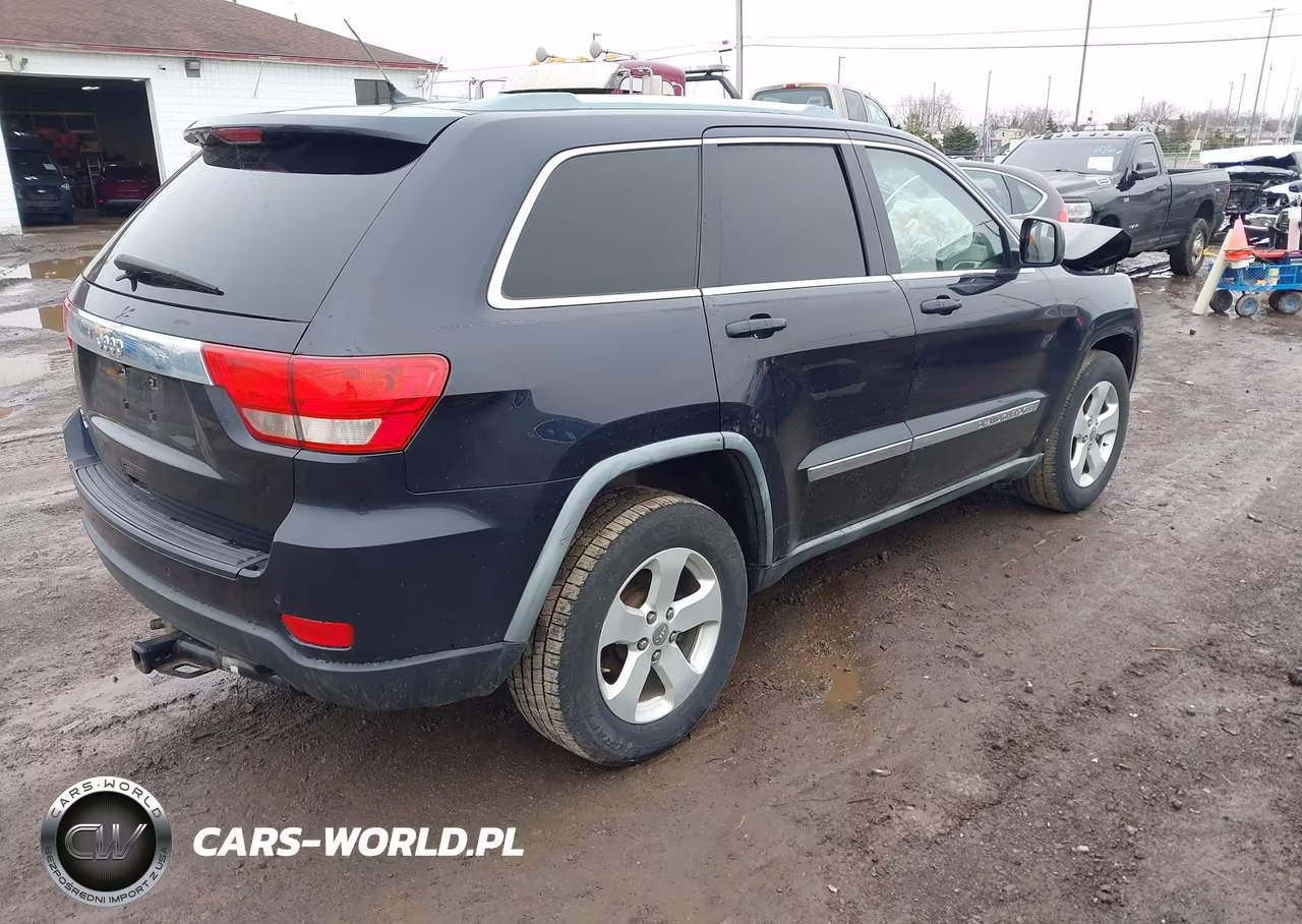 2011 Jeep Grand Cherokee Laredo VIN:1J4RR4GG0BC613237 - 4