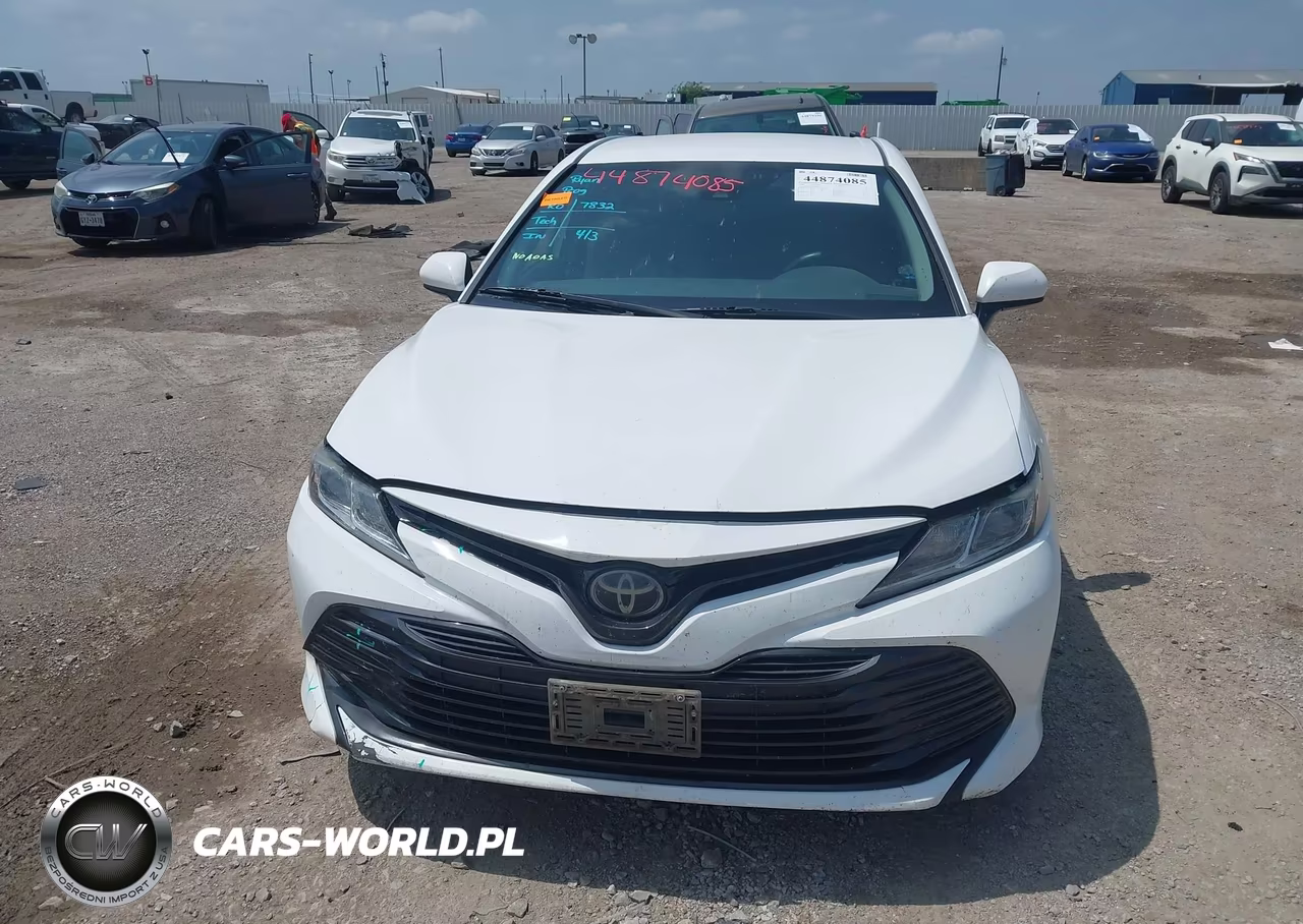 2020 Toyota Camry Le VIN:4T1C11AK7LU348158 - 13