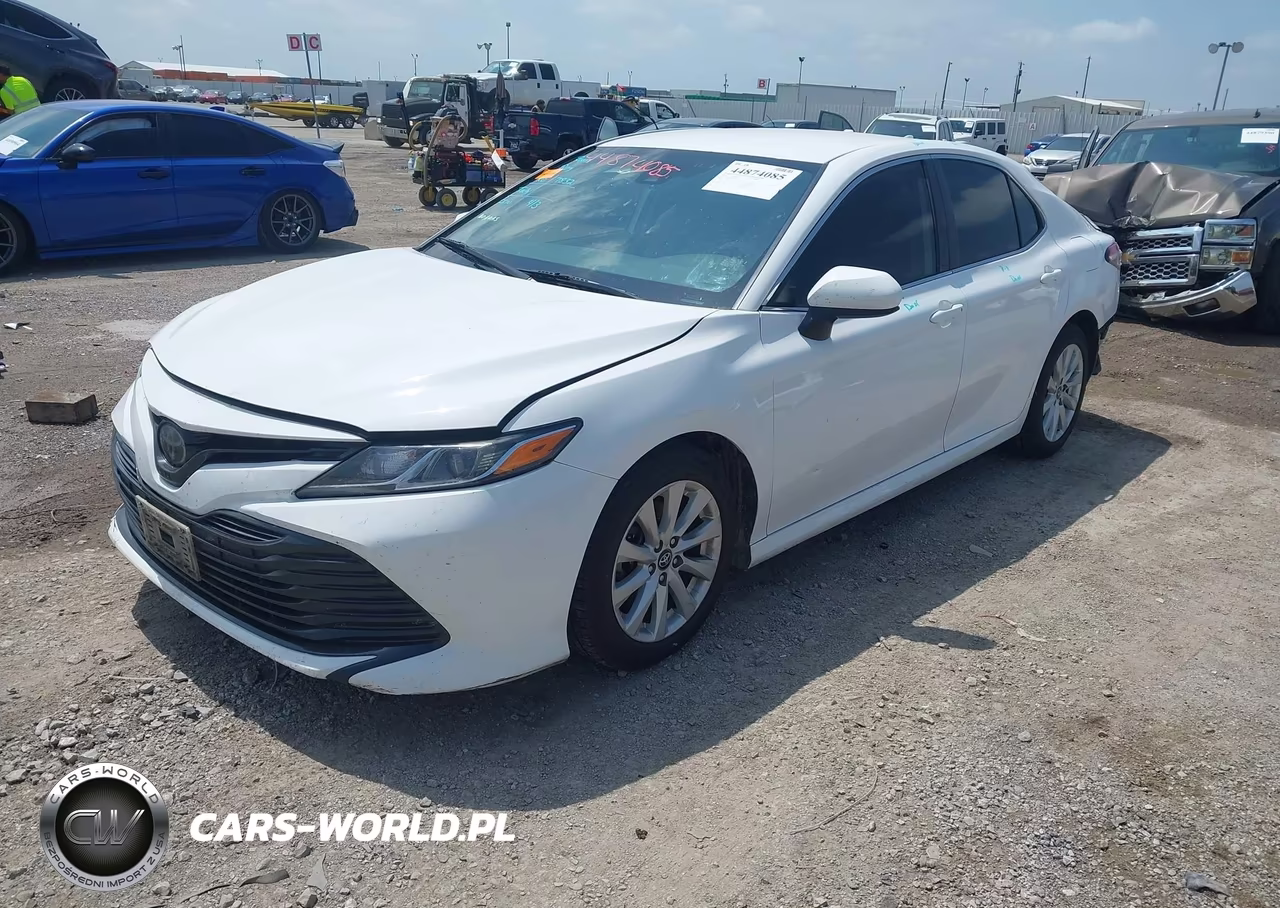 2020 Toyota Camry Le VIN:4T1C11AK7LU348158 - 2