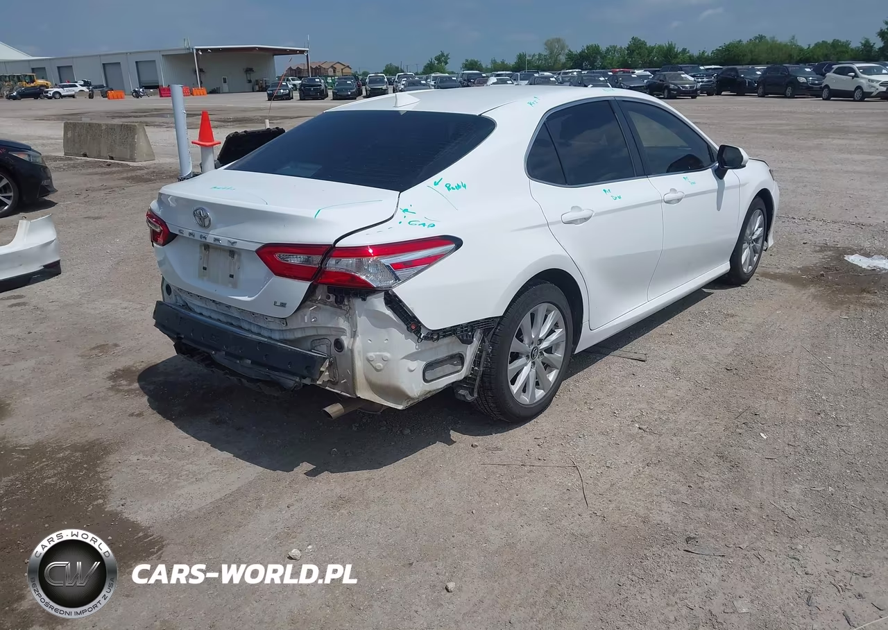 2020 Toyota Camry Le VIN:4T1C11AK7LU348158 - 4