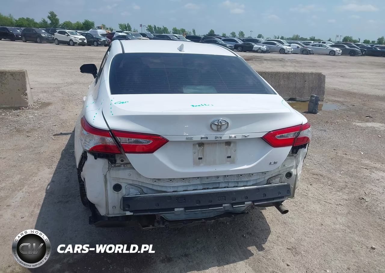 2020 Toyota Camry Le VIN:4T1C11AK7LU348158 - 6