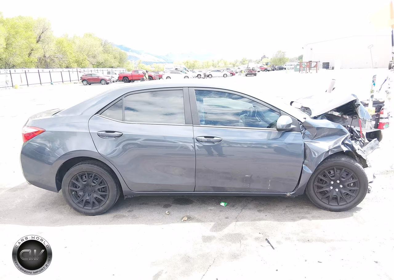 2017 Toyota Corolla Le VIN:5YFBURHE3HP687591 - 13