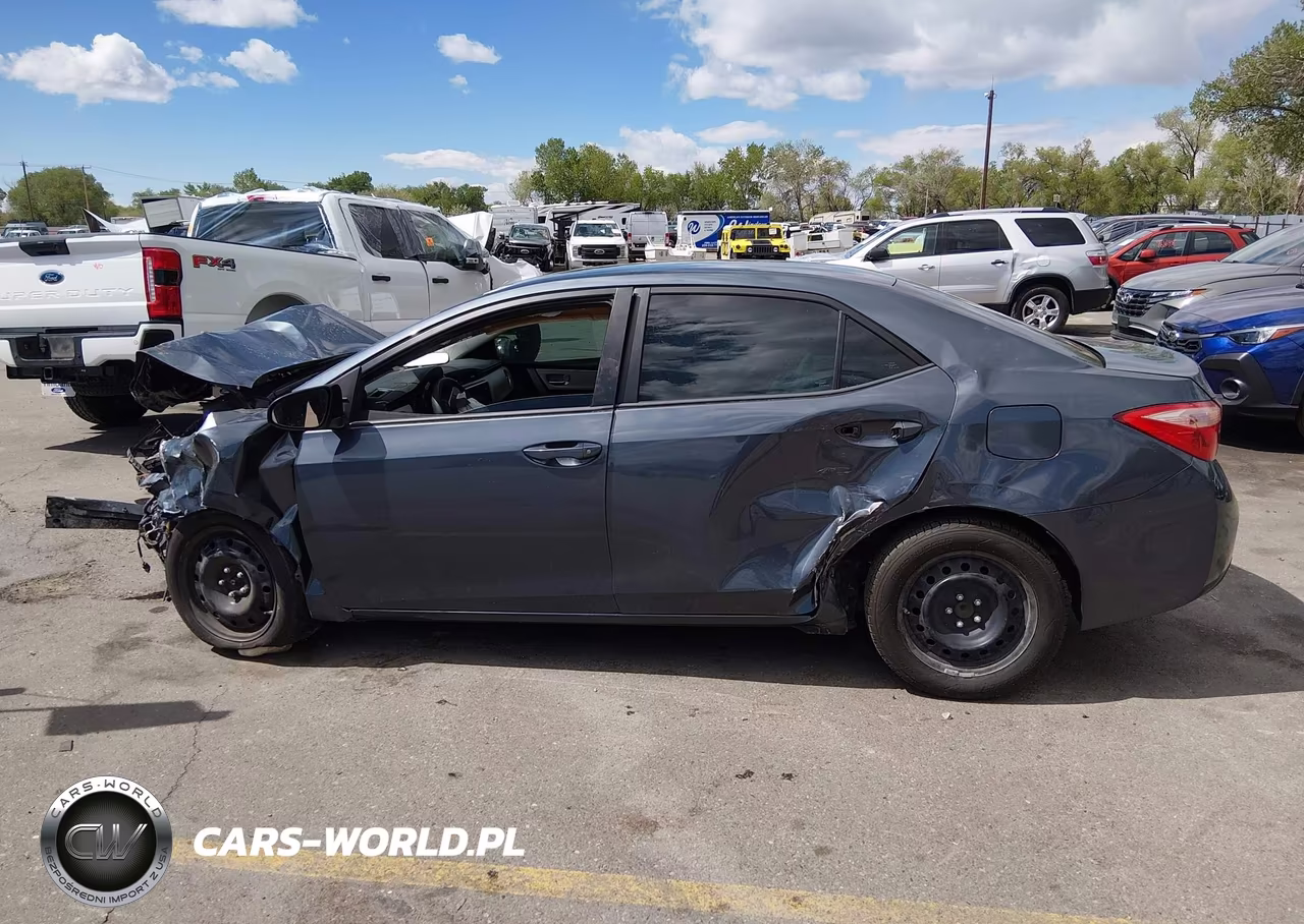 2017 Toyota Corolla Le VIN:5YFBURHE3HP687591 - 14
