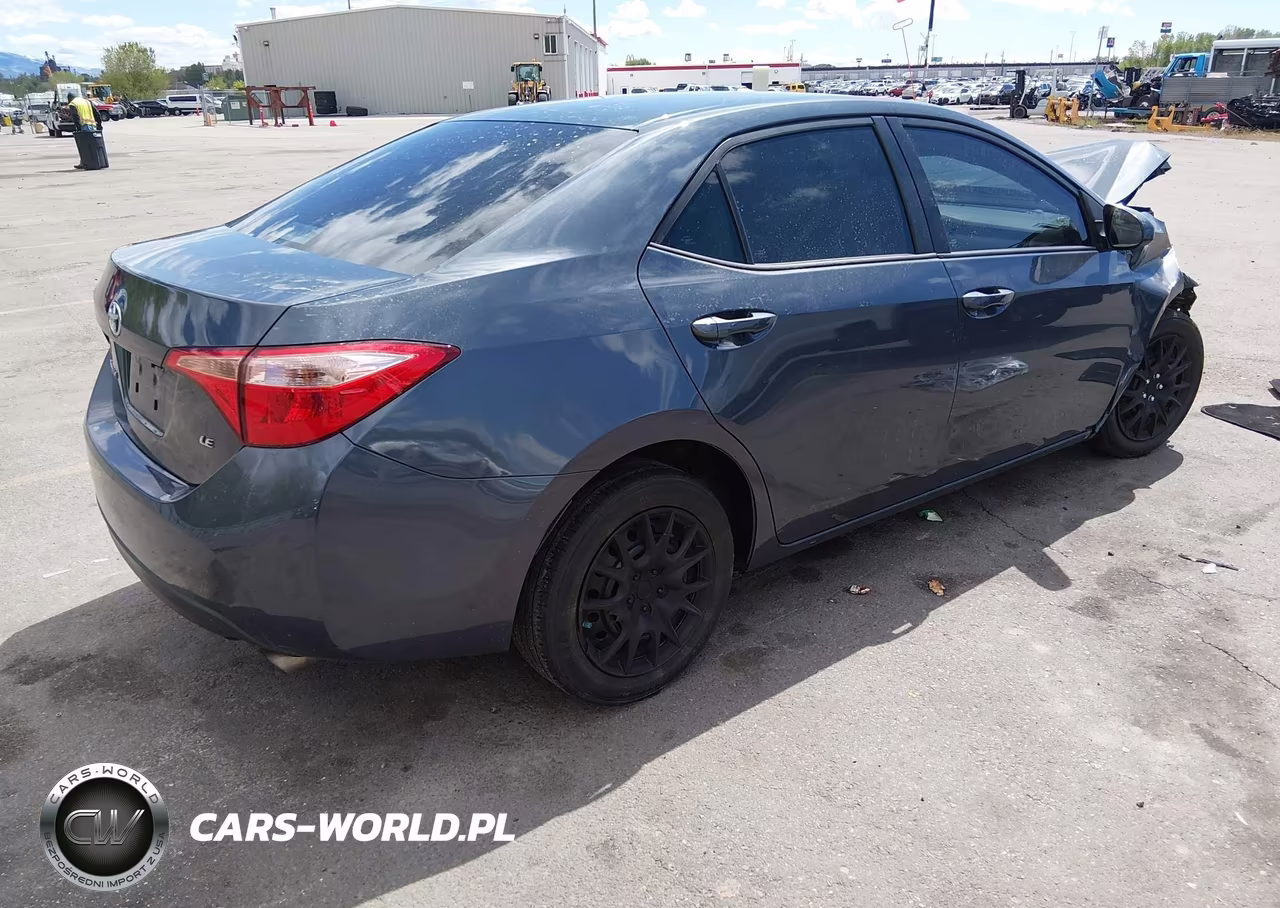 2017 Toyota Corolla Le VIN:5YFBURHE3HP687591 - 4