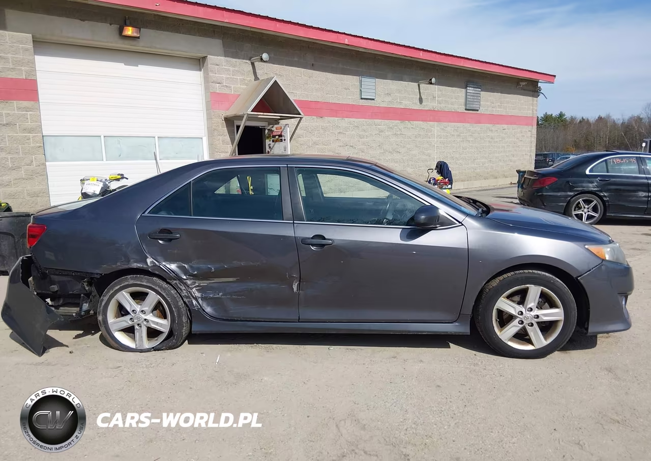 2014 Toyota Camry Se VIN:4T1BF1FK8EU818982 - 13