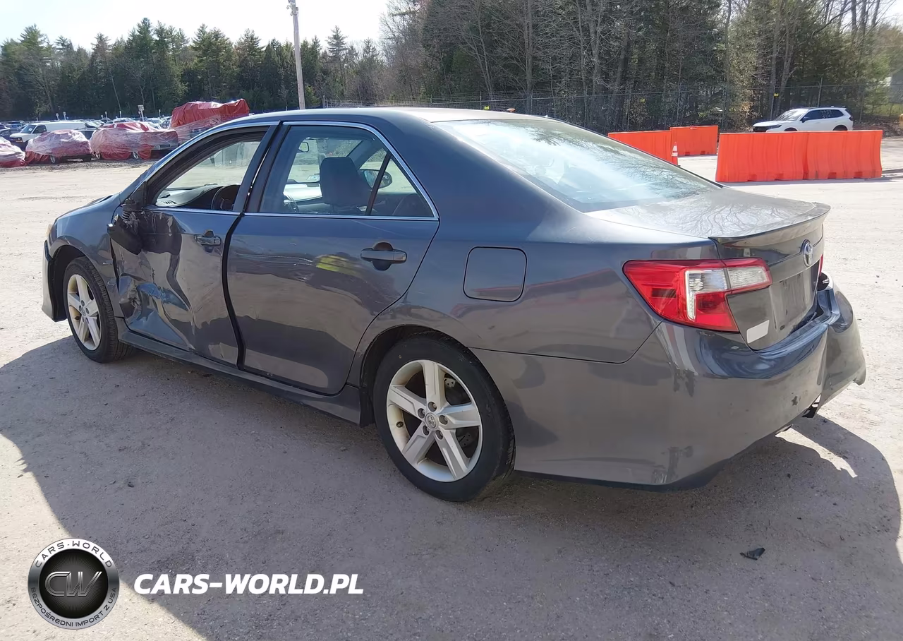 2014 Toyota Camry Se VIN:4T1BF1FK8EU818982 - 3