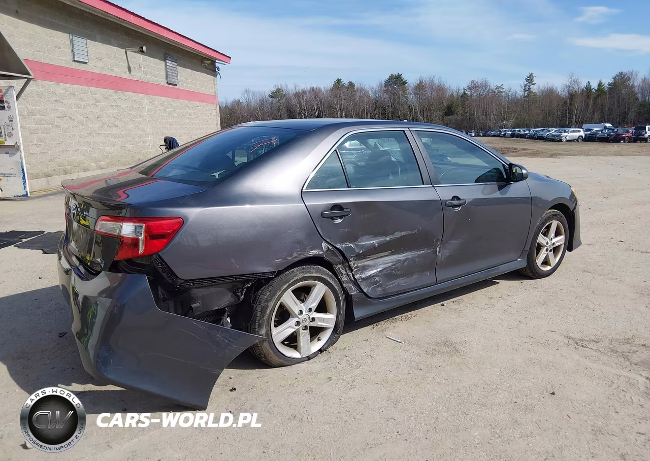 2014 Toyota Camry Se VIN:4T1BF1FK8EU818982 - 4