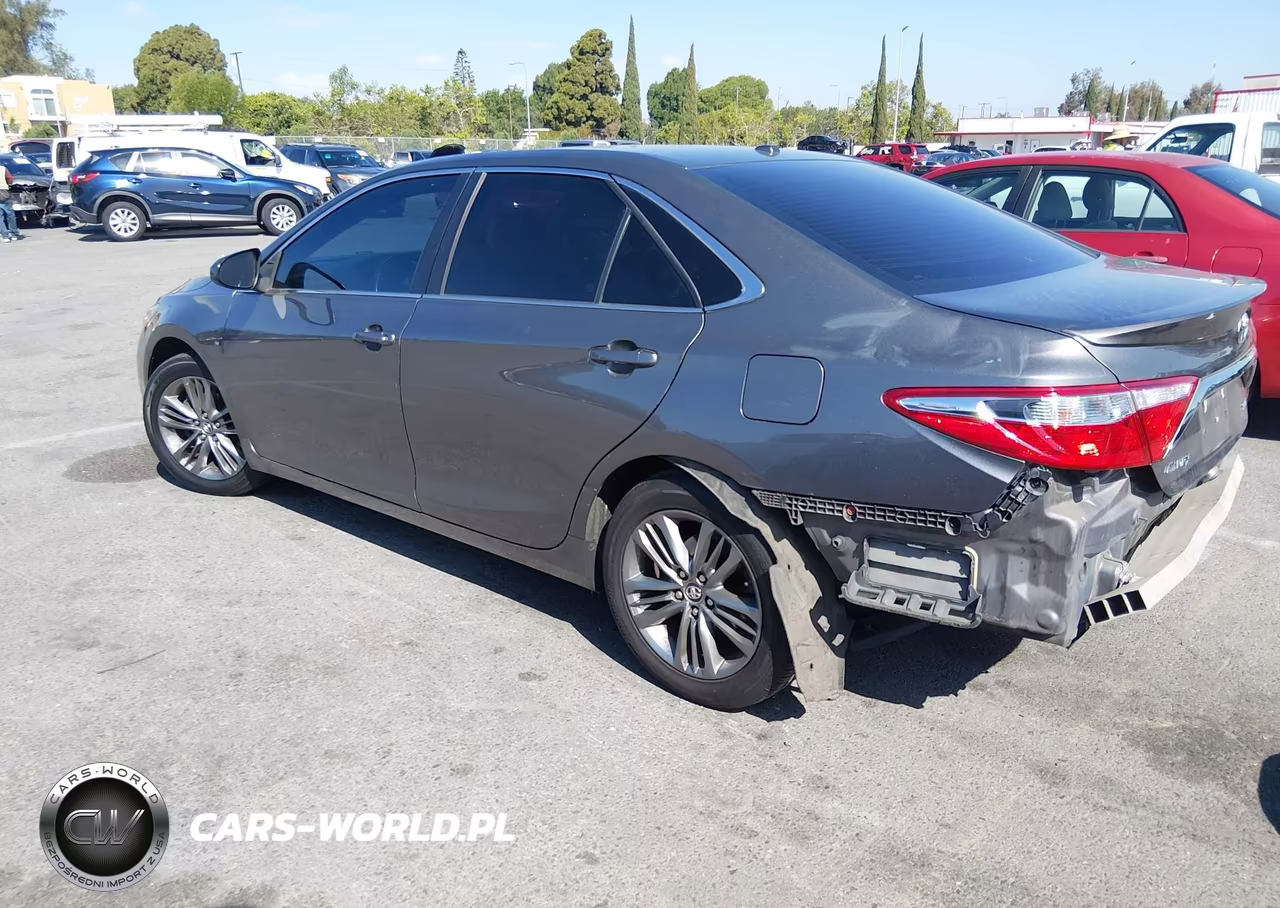 2017 Toyota Camry Se VIN:4T1BF1FK0HU669035 - 3