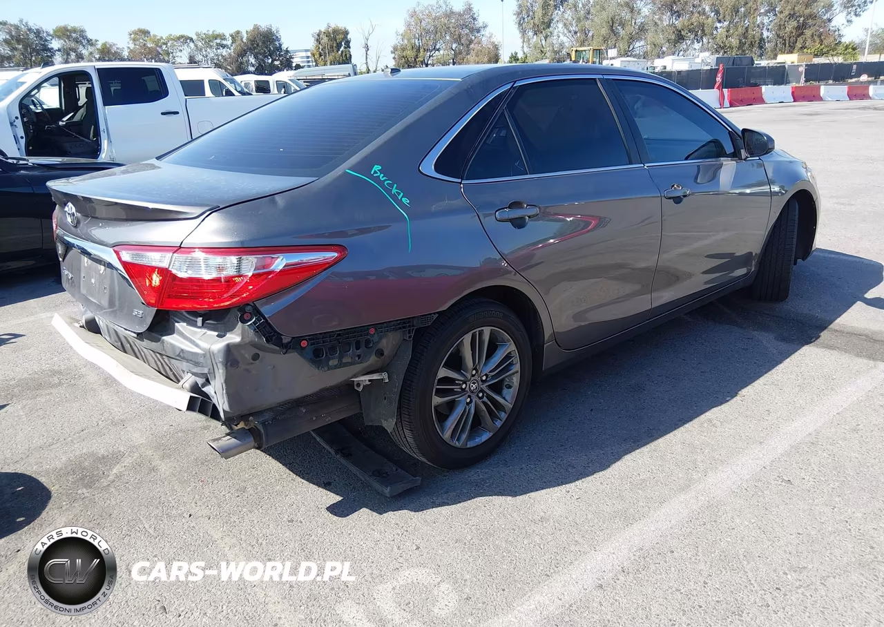 2017 Toyota Camry Se VIN:4T1BF1FK0HU669035 - 4