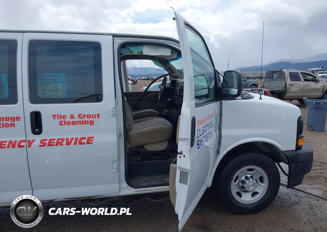 2017 Chevrolet Express 3500 Work Van VIN:1GCZGHFG8H1127414 - 5