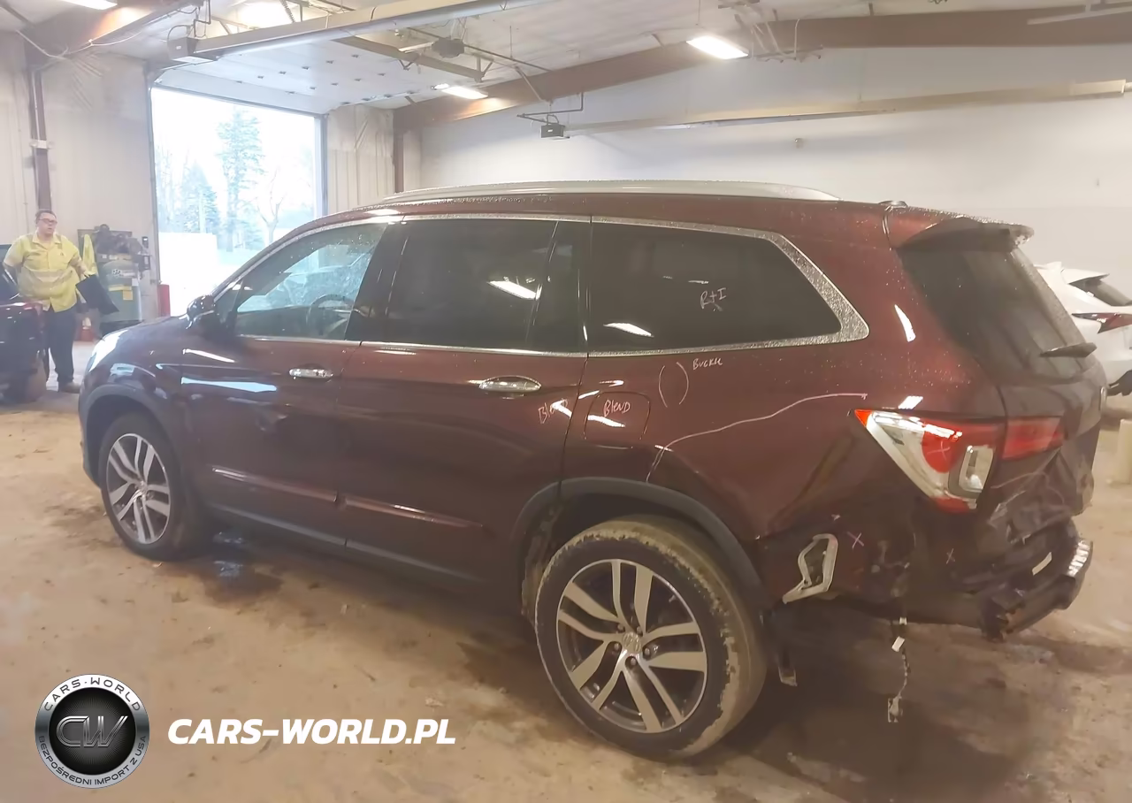 2016 Honda Pilot Touring VIN:5FNYF6H96GB119335 - 3