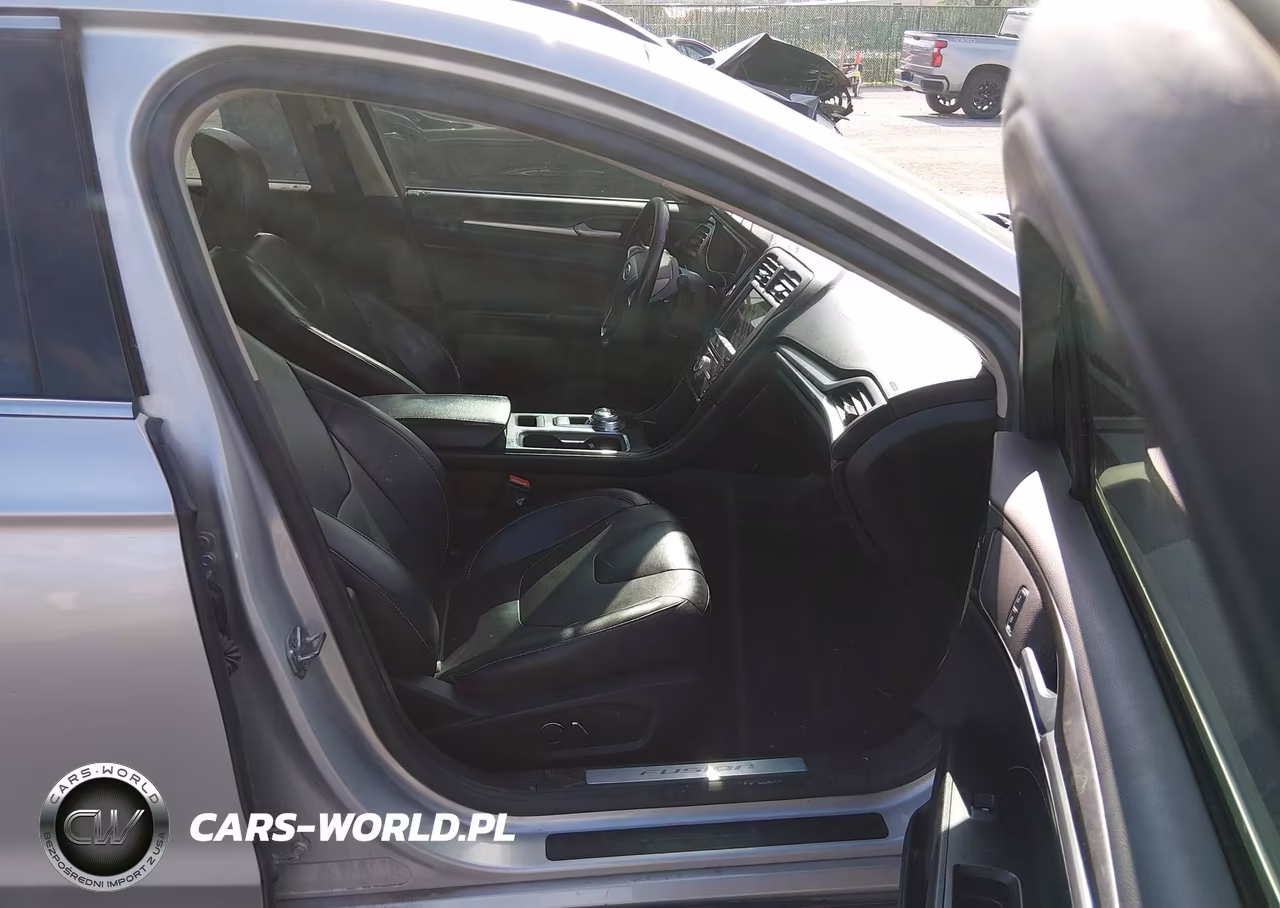 2017 Ford Fusion Titanium VIN:3FA6P0K97HR142929 - 5