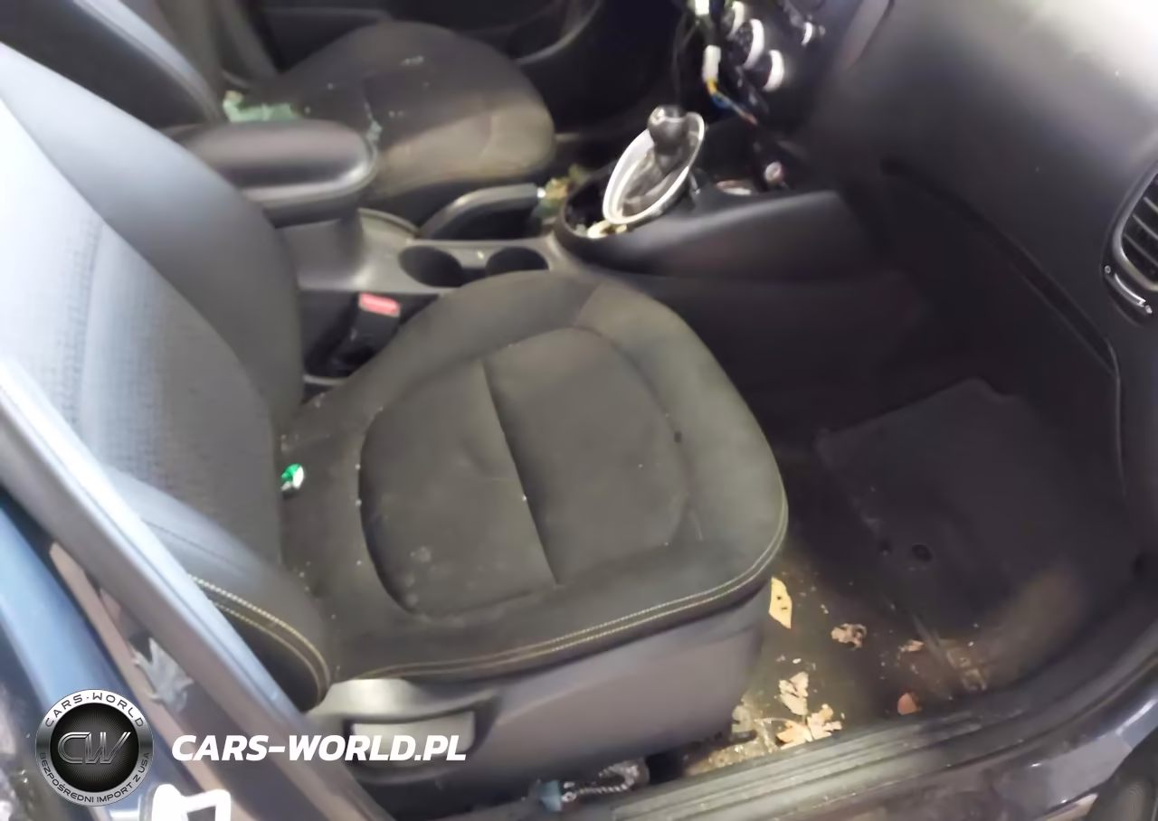 2015 Kia Soul + VIN:KNDJP3A56F7149038 - 5