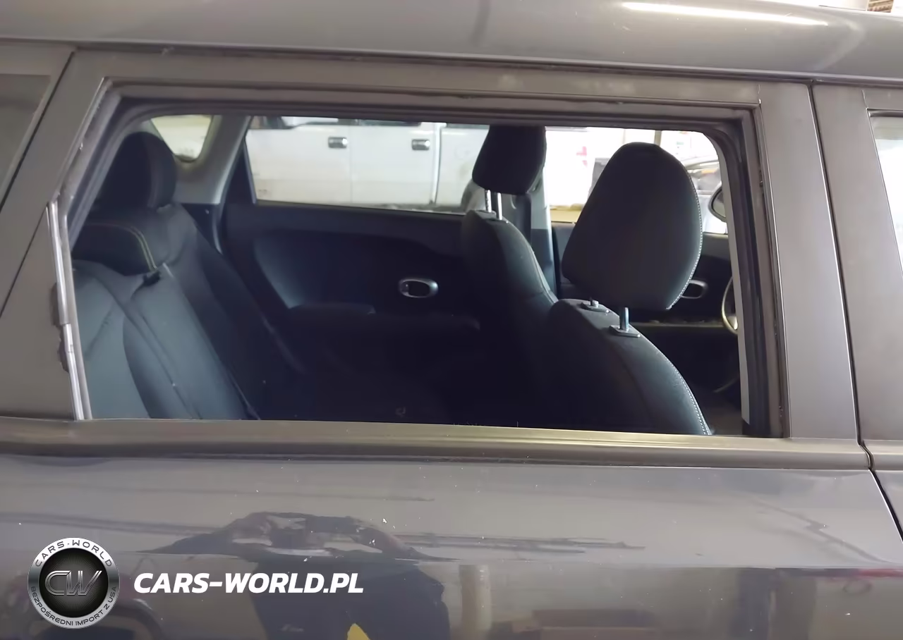 2015 Kia Soul + VIN:KNDJP3A56F7149038 - 6