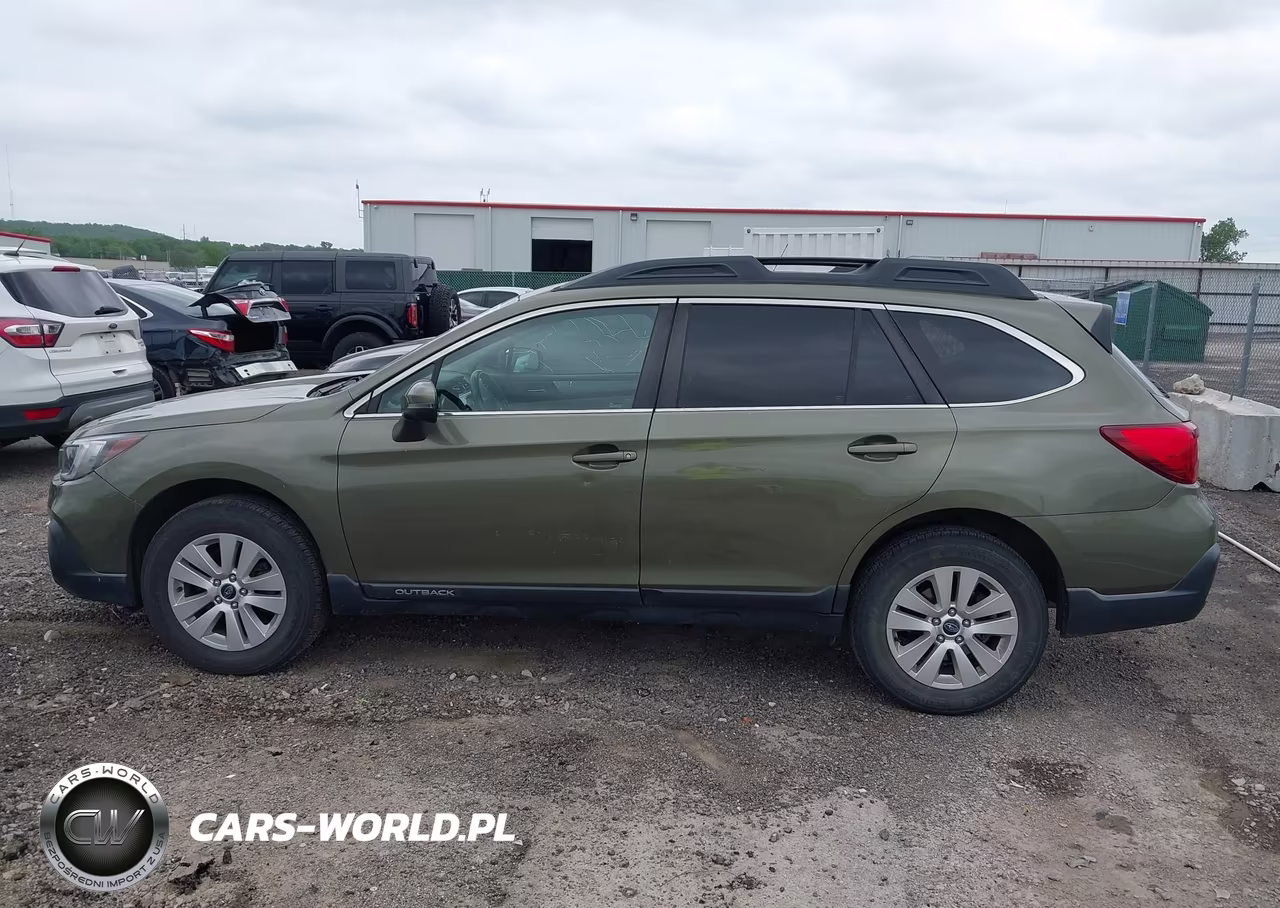 2019 Subaru Outback 2.5I Premium VIN:4S4BSAFC1K3292569 - 14