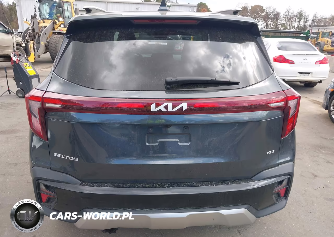 2025 Kia Seltos S VIN:KNDEUCAA6S7702644 - 17
