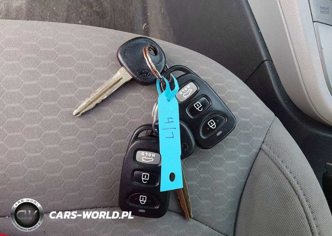 2020 Hyundai Elantra Sel VIN:5NPD84LF0LH542529 - 11