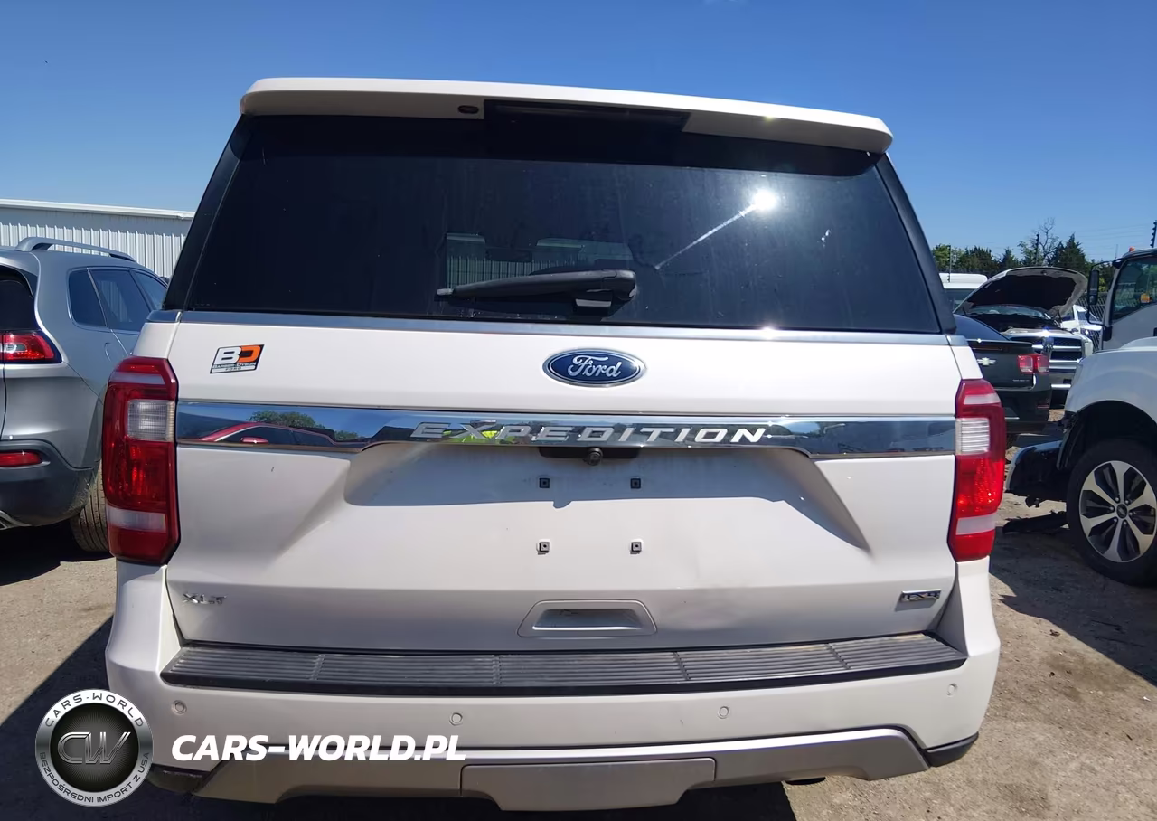 2018 Ford Expedition Xlt VIN:1FMJU1JT2JEA08074 - 17