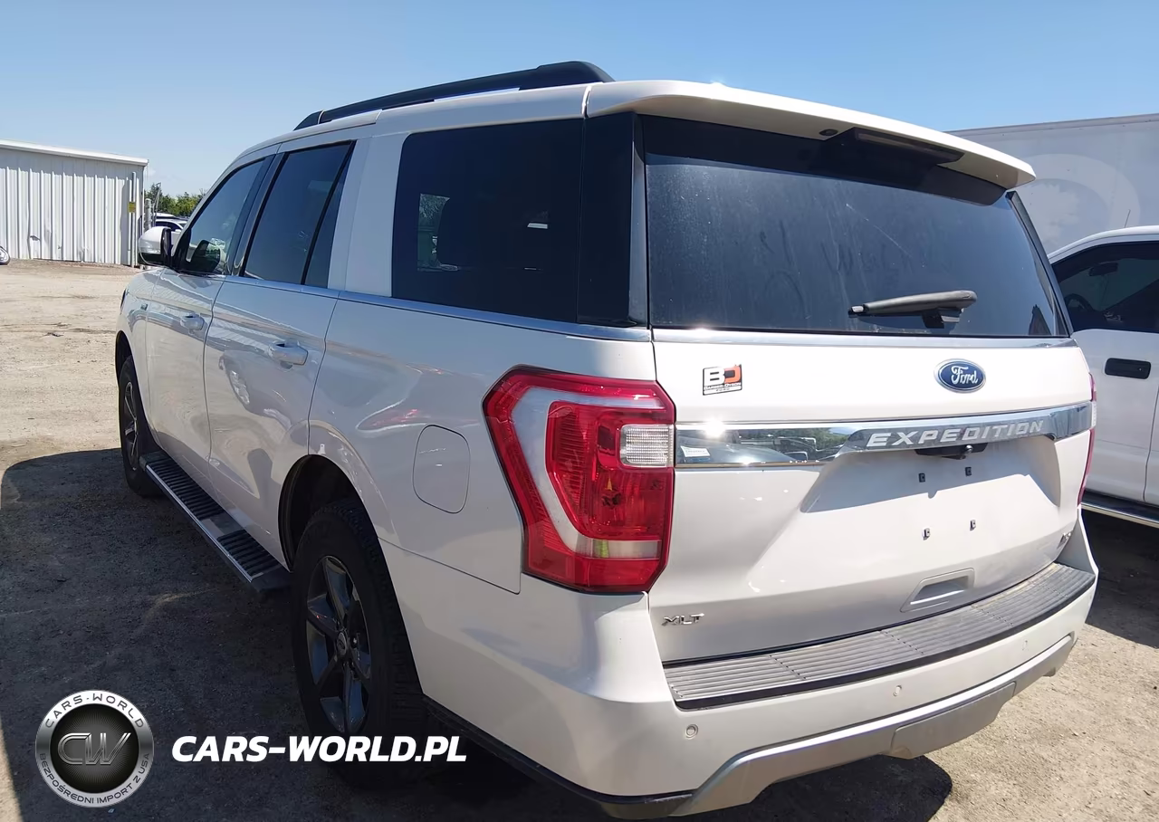 2018 Ford Expedition Xlt VIN:1FMJU1JT2JEA08074 - 3