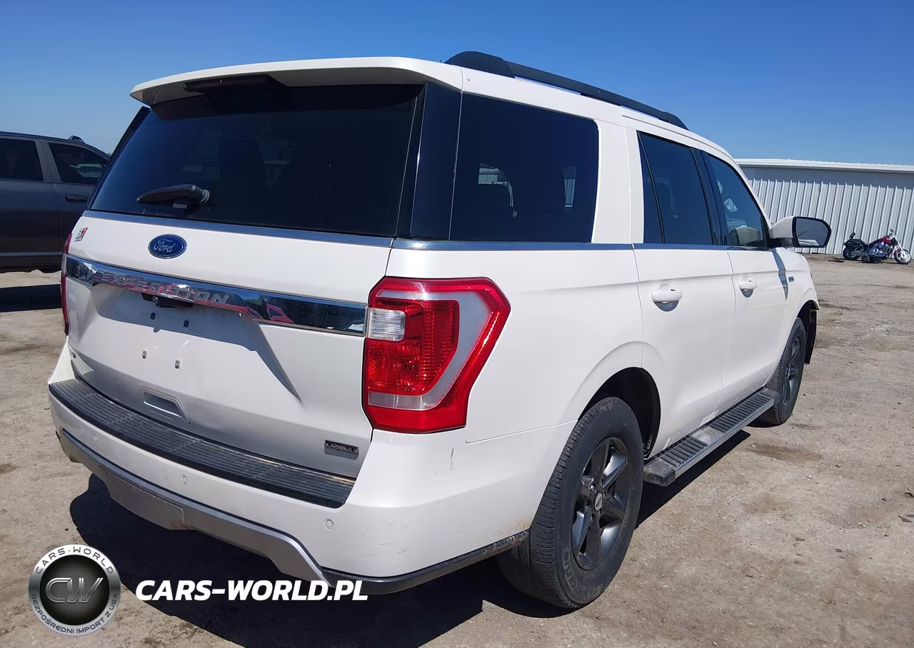 2018 Ford Expedition Xlt VIN:1FMJU1JT2JEA08074 - 4