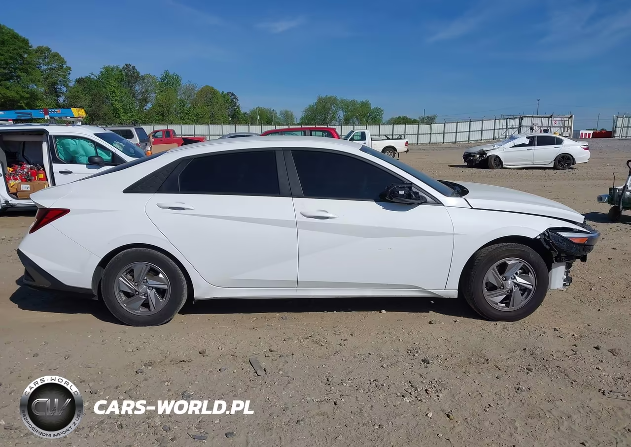 2024 Hyundai Elantra Se VIN:KMHLL4DG3RU657346 - 13